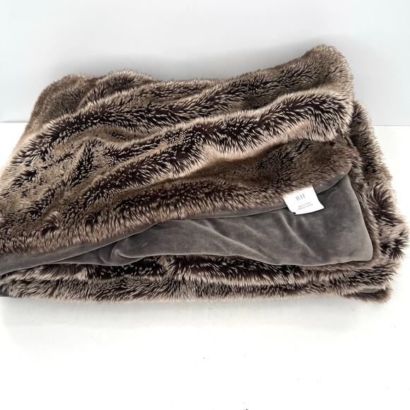 Restoration Hardware 50”x60” reversible faux fur blanket throw - Picture 2 of 5